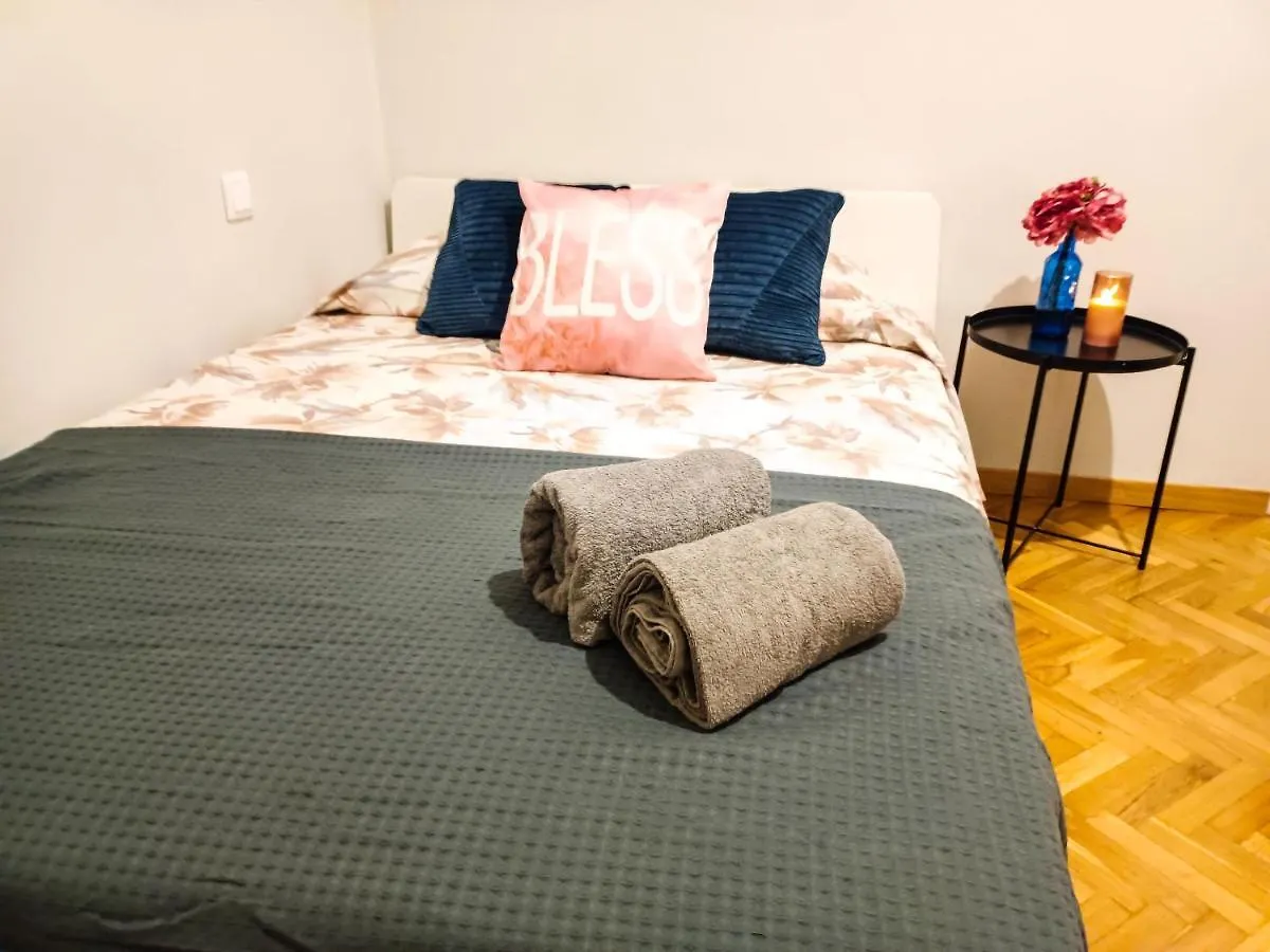 By La Pedrera - Diagonal Rooms Barcelona 0*,  Spanien