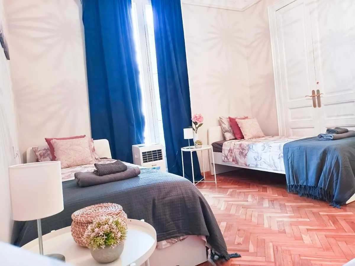 Hostel By La Pedrera - Diagonal Rooms Barcelona Spain