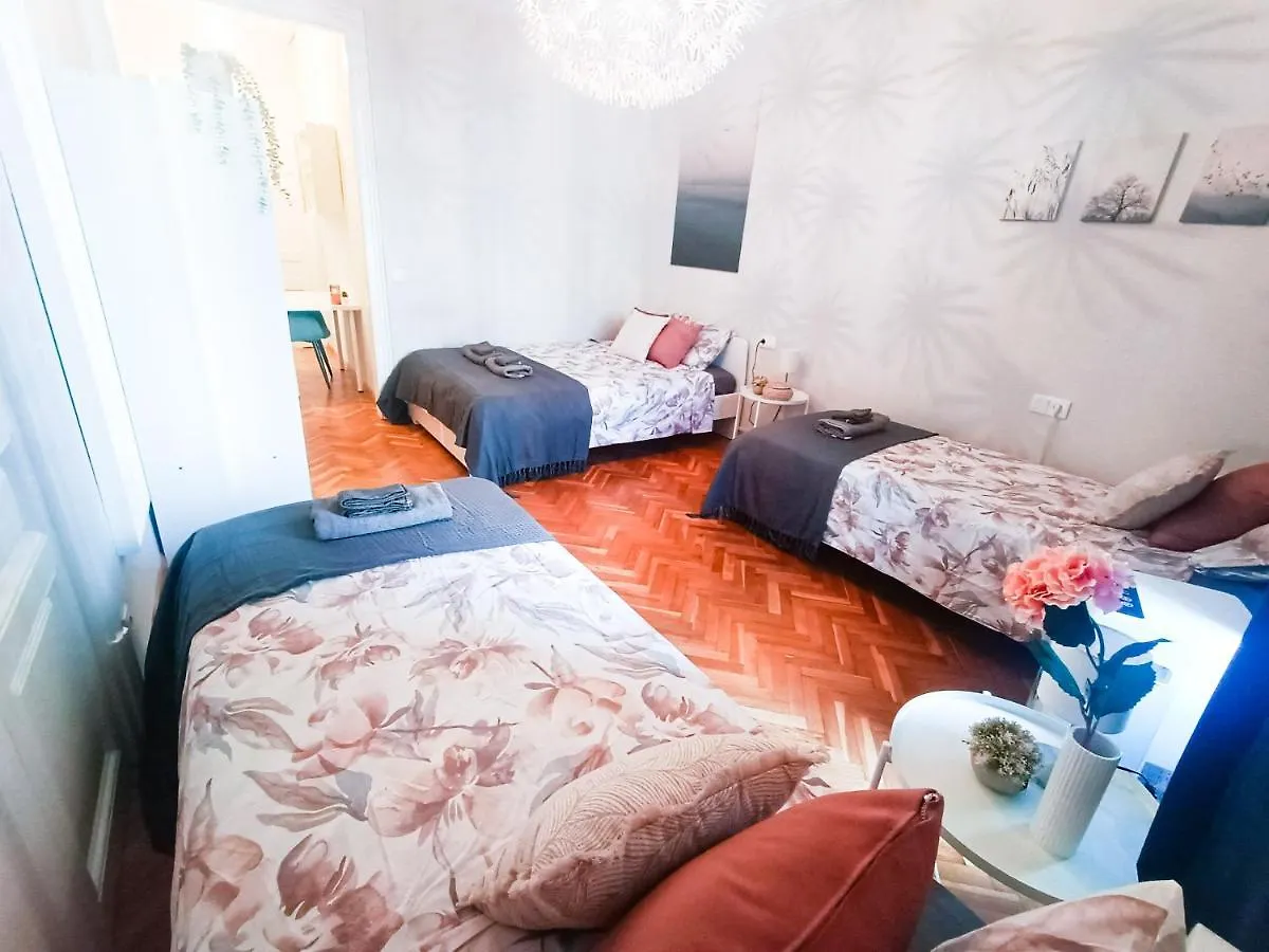 By La Pedrera - Diagonal Rooms Barcelona Hostel